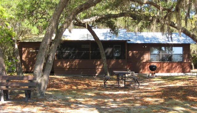 Lakefront Cottage Near Forest & Cities with canoes, grill, and more!