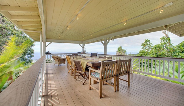 Lanai + Ocean Views: Secluded Holualoa Retreat!