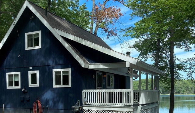 Looking to get away this fall? Come enjoy the Lake House!