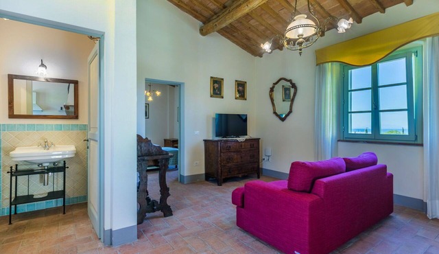 Lovely apartment for 4 guests with WIFI, pool, A/C, TV, patio, pets allowed and panoramic view