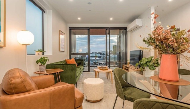 Luxury Life Galore - Sleeps 4