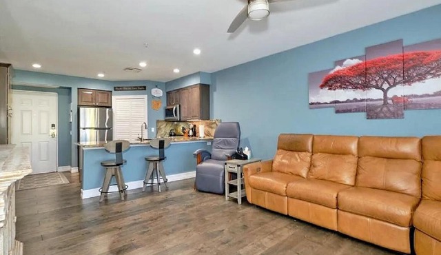 Luxury 2 Bedroom Bayfront Residence with Views