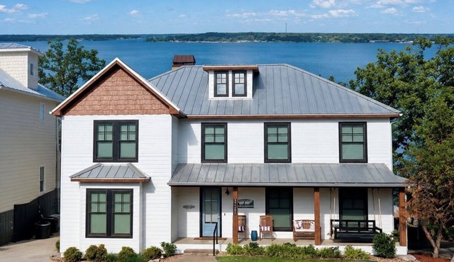 Luxury Lakefront on Grand Lake, Gated Community, Pool, Hot Tub, Boat Dock