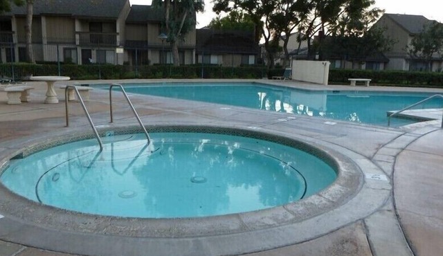 Magic Mouse Vacation Rentals #2 ~ Entire Condo Next to Disneyland