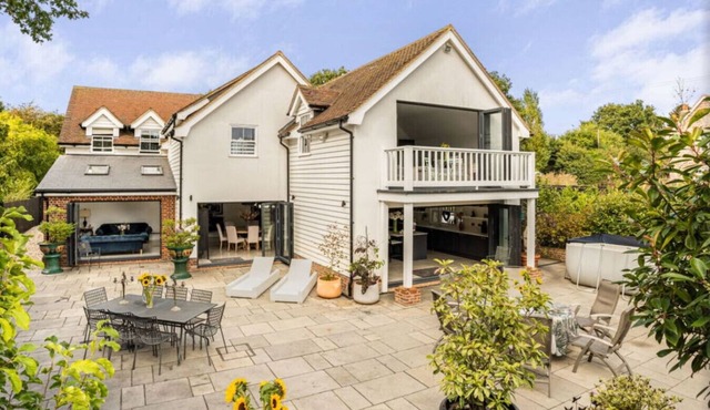 Mayrose House: 6BR 4BATH Luxe Spacious Retreat