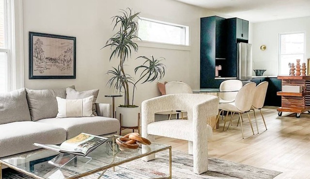 *Modern 3 Bed Park Ave. Stunner*