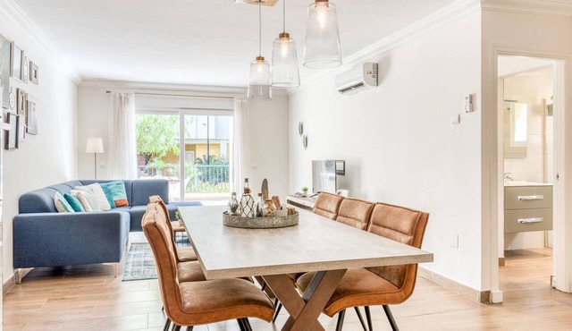Modern apartment in Estepona, ground floor with terrace and pool, close to port and beach