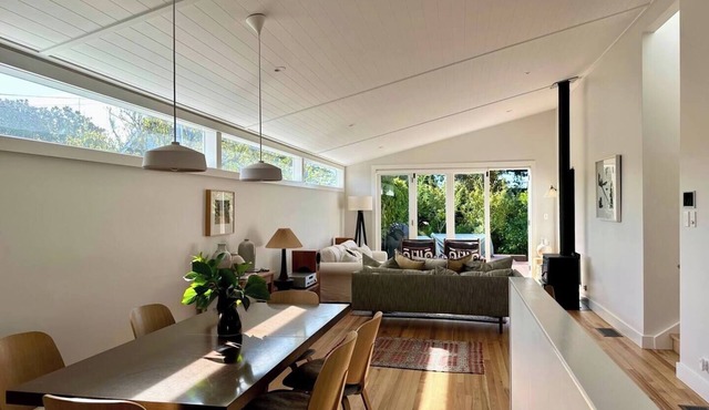 Modern Beauty by Bespoke Stays