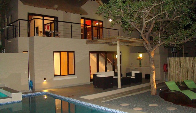 Modern, high quality holiday home, sleeps up to 6, private pool, Kruger area