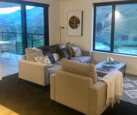Modern Luxury Condo Shotover Views