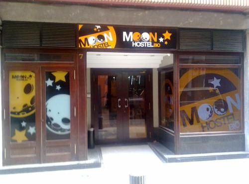 Moon Hostel Bio