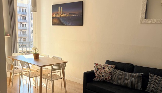 New apartment, 6 pers, free WiFi, Sagrada Familia