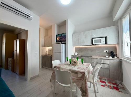 NEW Apartment LIGNANO SABBIADORO Private Parking and AC
