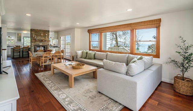 Ocean Breeze Abode & Bungalow - Spacious Seaside Living