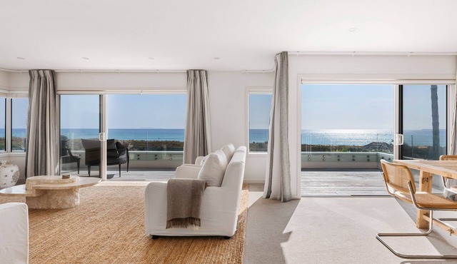 Oceanfront Abode - 3-Bedroom Beachfront Retreat with 180° Pacific & Mauao Views, Private Spa, Shared Tennis & BBQ
