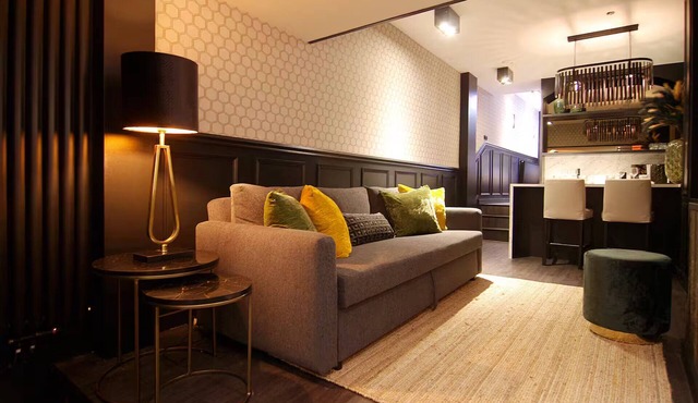 Old bar studio for 6 persons