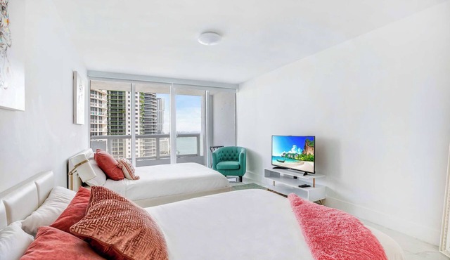 On-site Dining | 400 Mbps WiFi | StayCozy