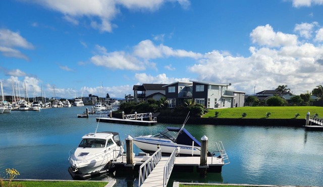 One tree point marsden Cove waterways Fish then back to your own jetty and relax