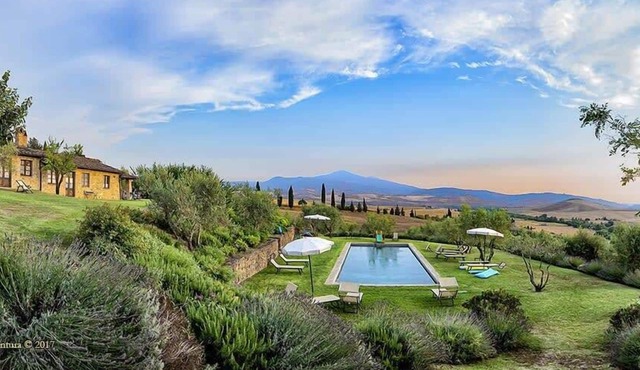 Panoramic Scaled Villa With Amazing Deep Blue Pool