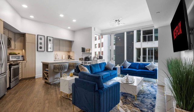 Park Lux PlayHouse - Loaded 3 Bdrm DownTown