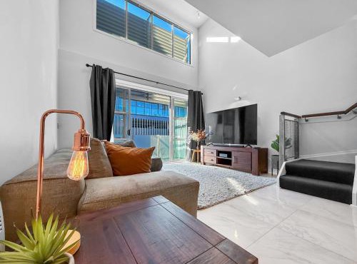 Parnell Escape l Enormous Loft Apartment l Shops