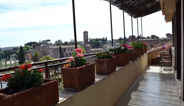PENTHOUSE WITH VIEW NEAR THE COLOSSEUM