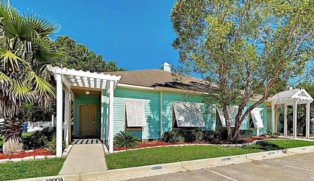Pet Friendly 3BR/2B Villa w/Pool