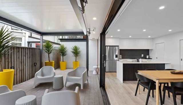 Peterborough Hideaway