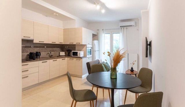 Phaedrus Living: Alimos Edem Beach Flat