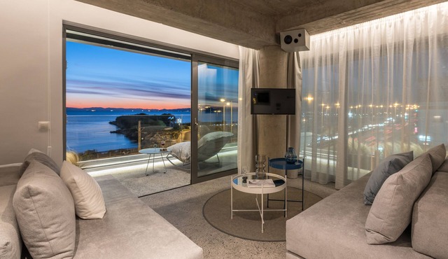 Porfyra B2 Master Suite