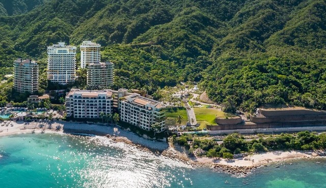 Price decrease! Puerto Vallarta, Garza Blanca, 5-star Resort, 1-bedroom unit,