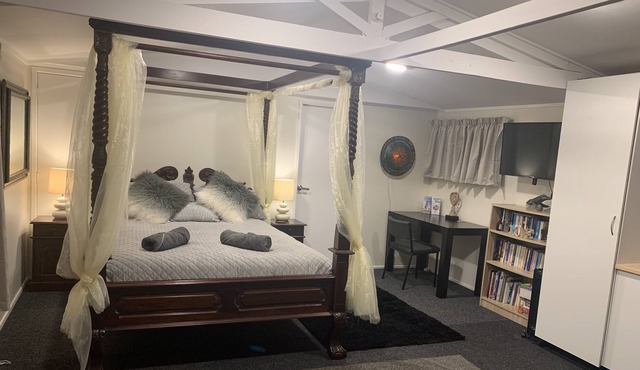 Private Studio with Hot Spring spa & infrared sauna