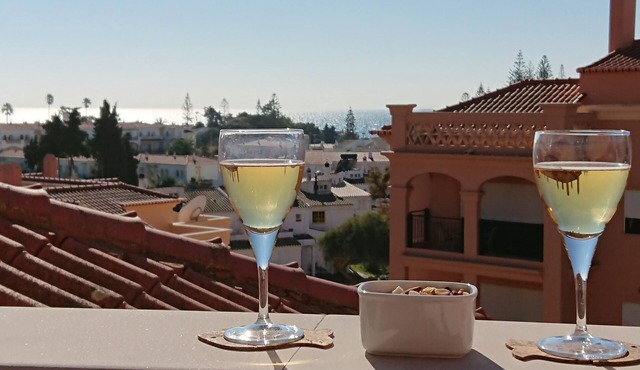 Pure luxury - apartment in Baia da Luz Resort. Walk to beach.
