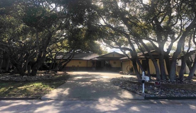 Quiet and comfortable 3 bed room 2 bath home in a great neighborhood