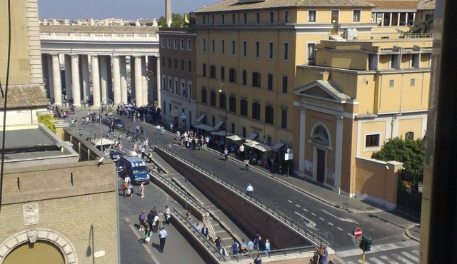 ROMAN HOLIDAYS, TWO STEPS FROM SAN PIETRO FULL OPTIONALS