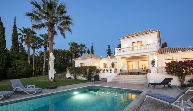 Romantic 3-bedroom villa near Carvoeiro