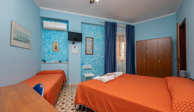 Room 'Appartamento 3 - Stanza 31' with Shared Terrace, Wi-Fi and Air Conditioning
