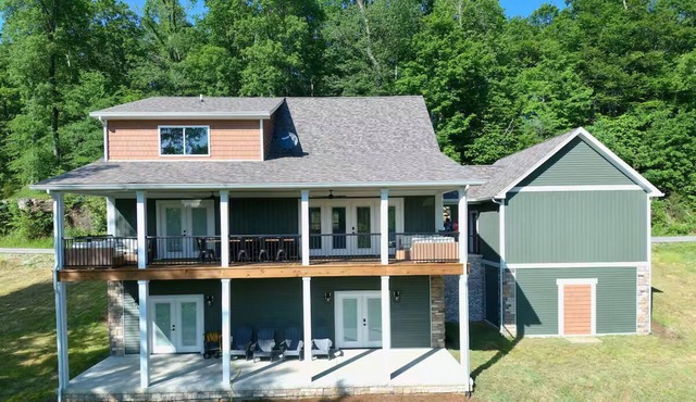 Rough River Lake - 5BR Waterfront Home - Sleeps 15 - Firepit
