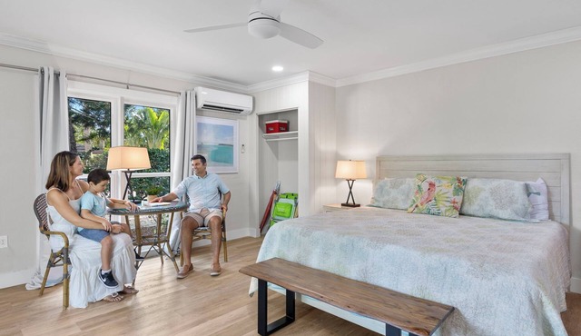 Sanibel-Style on the East End! Walk to restaurants and the lighthouse. NEW!