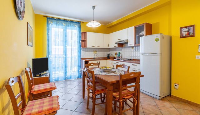 ‘Saturno’ Apartment Steps from the Sea with Balcony, Wi-Fi & Air Conditioning