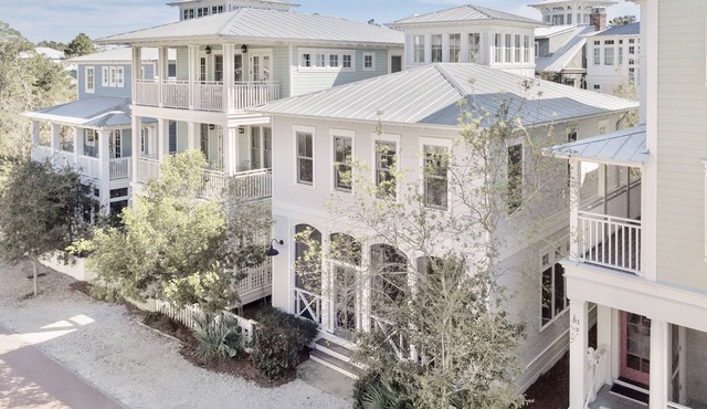 Seaside "Phenomenon"| 3 BR| Sleeps 8| 2 KINGS |Bikes