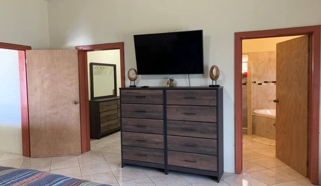 Spacious 3-Bed 2-Bath Fully Air Conditioned Home