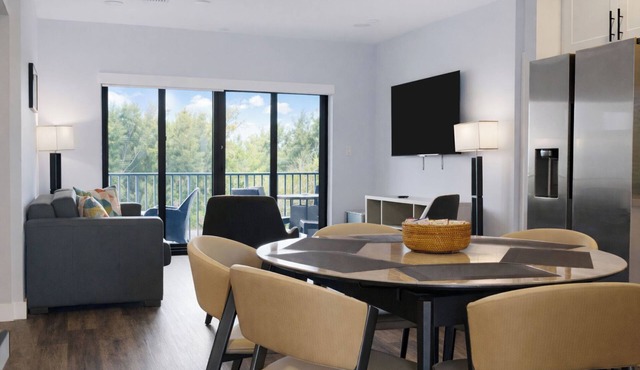 Spacious 3-Bedroom Apartment w/Beach View Balcony