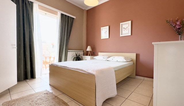 Spacious & Bright flat with balcony