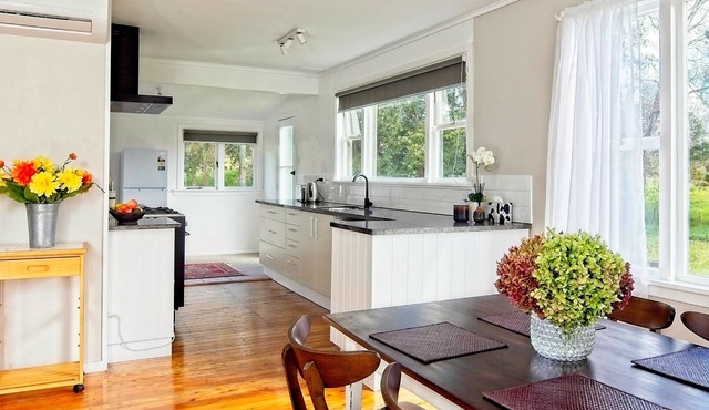 Spacious - Delightful - Private - Totara Cottage.