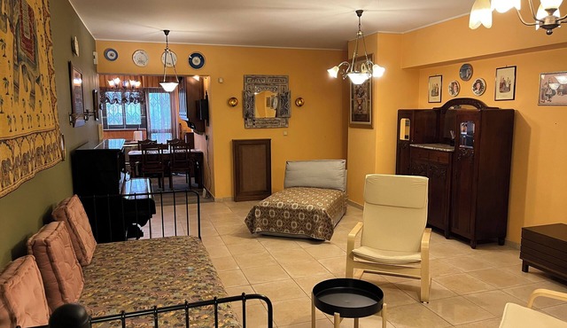 Spacious Koukaki Haven-Steps to Akropolis