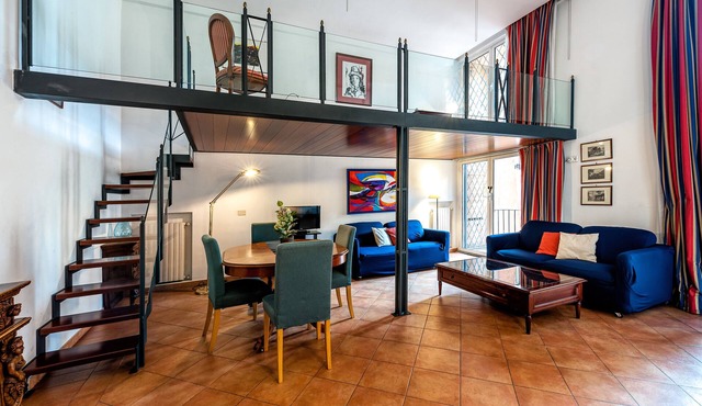 Spanish Steps Charming Apartment