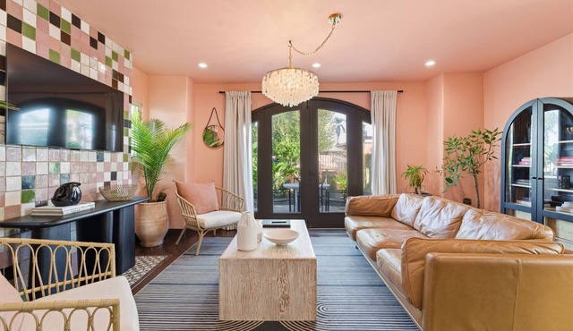 Speakeasy 3BR w Hot Tub & Free Parking