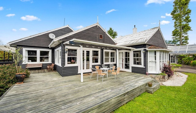 Springfield Rise Lodge - Rotorua Holiday Home