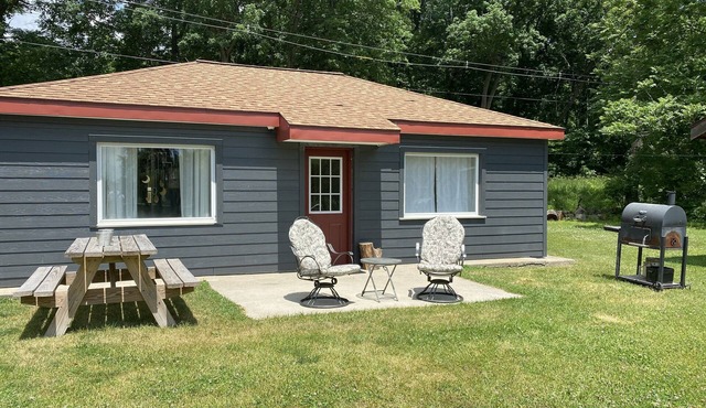 Stargazer Cottage - Lakefront Cottages On Semi-private Lake, Beach, Boats, Fun!